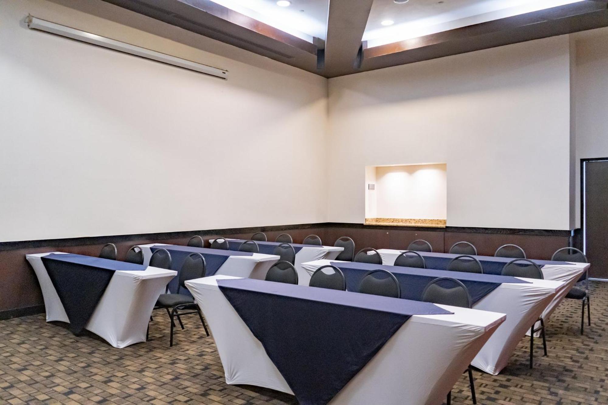 Fiesta Inn テピク エクステリア 写真