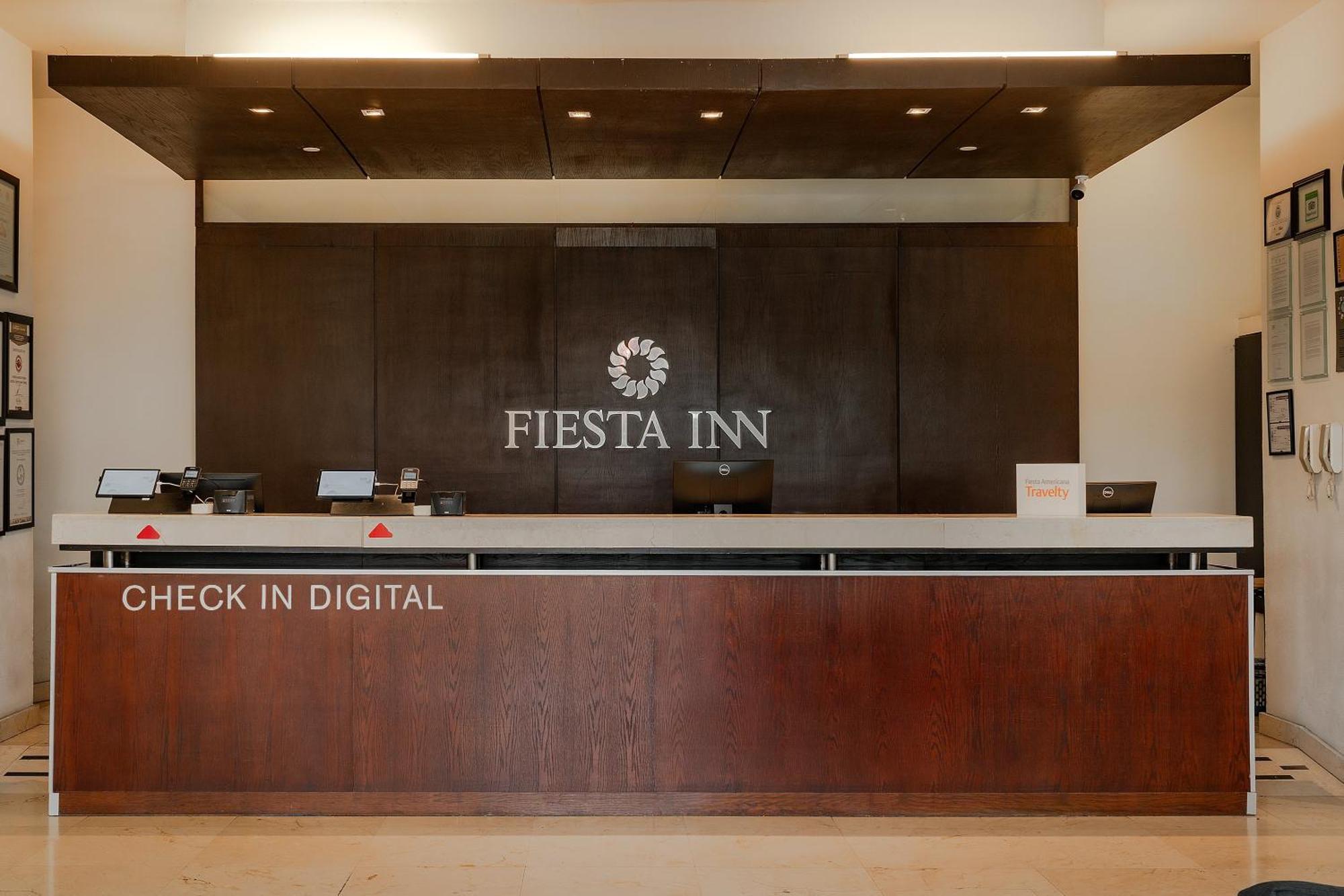 Fiesta Inn テピク エクステリア 写真